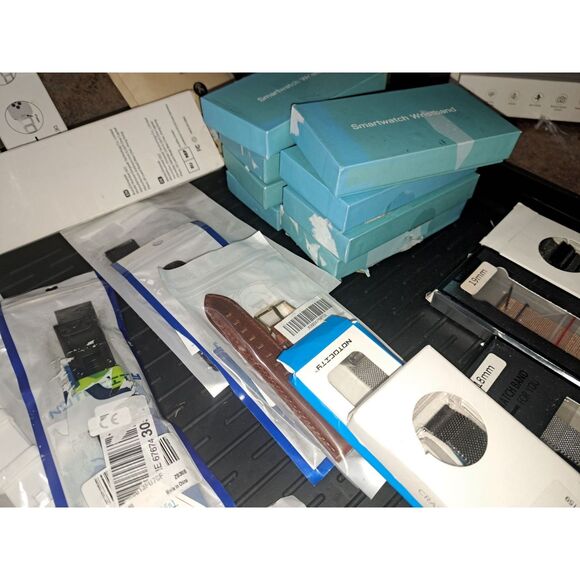 NIB-LOT Bundle of 40 New Watch Bands 20mm-38mm of Overstock from Europe - Picture 6 of 15